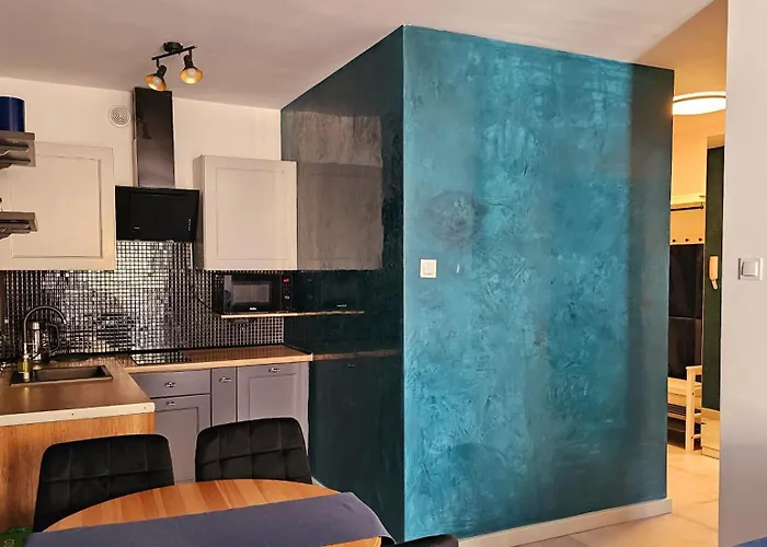 Krysztal A10, Garaz 公寓 *